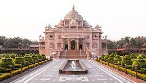 The Marvelous Beauty of Akshardham Temple in New Delhi